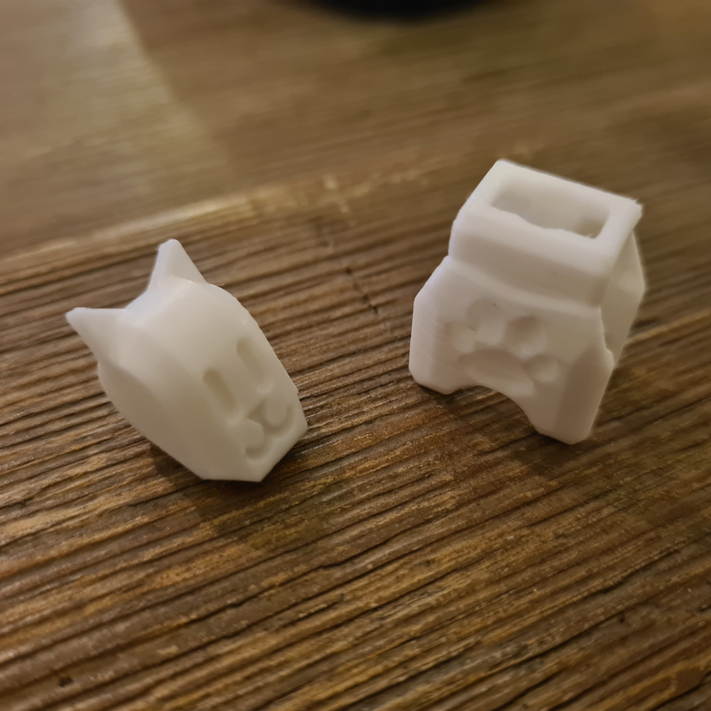 DUMMY 13 cat armor chest & head variant