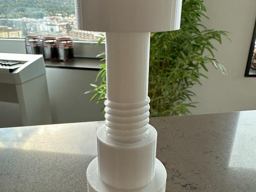 Verstellbare Teleskop-Stütze (adjustable jack)