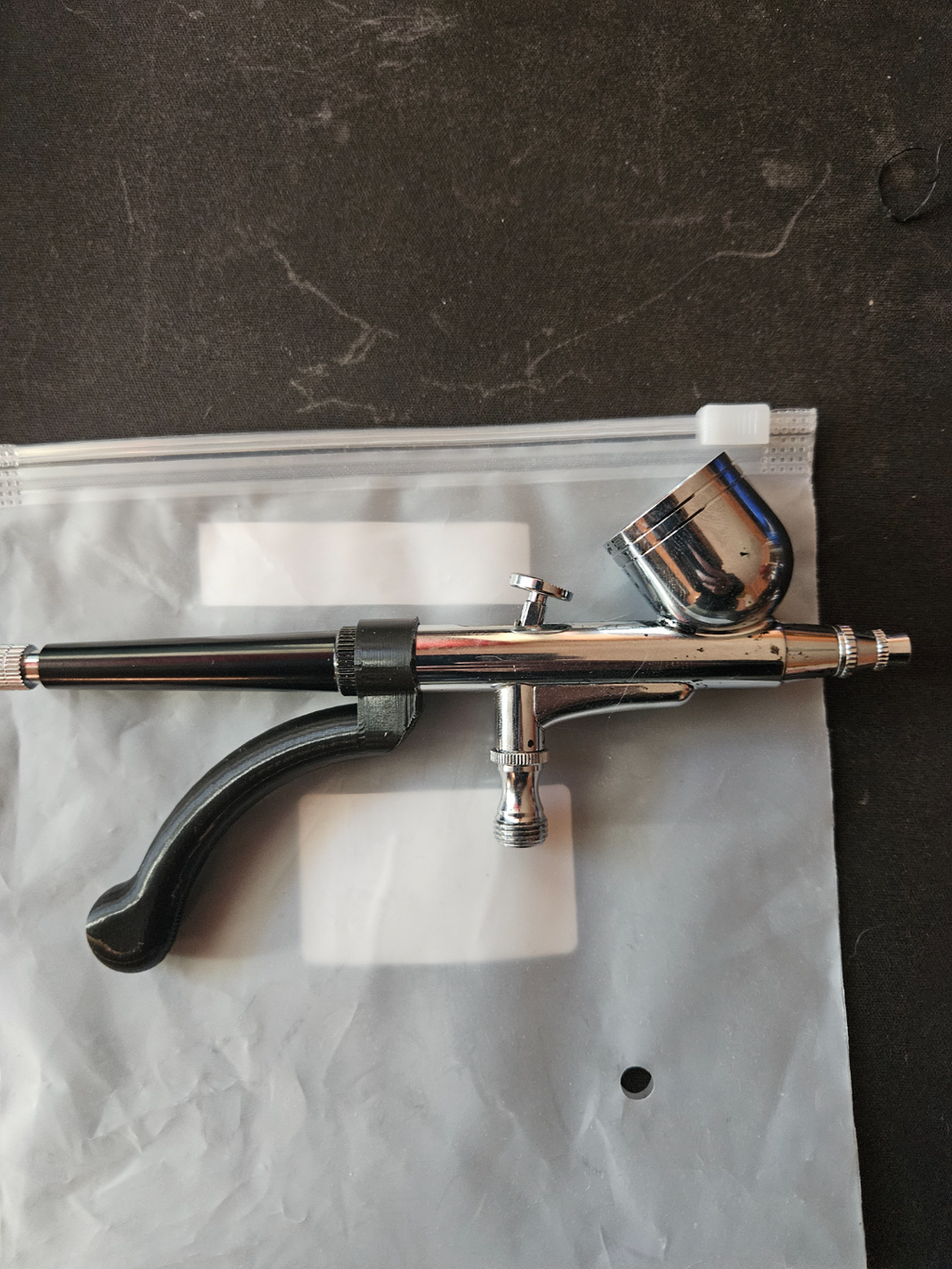 Airbrush grip handle