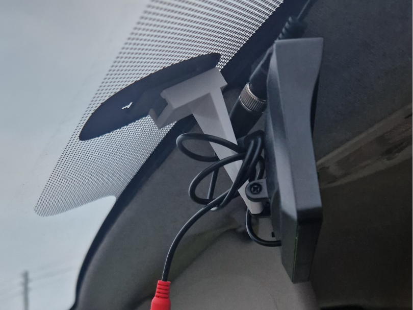 Renault center mirror reverse camera screen mount