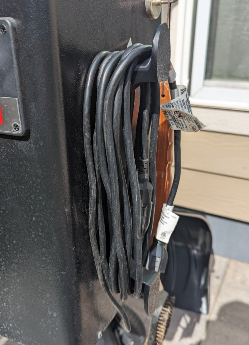 Cord Wrap w/magnets