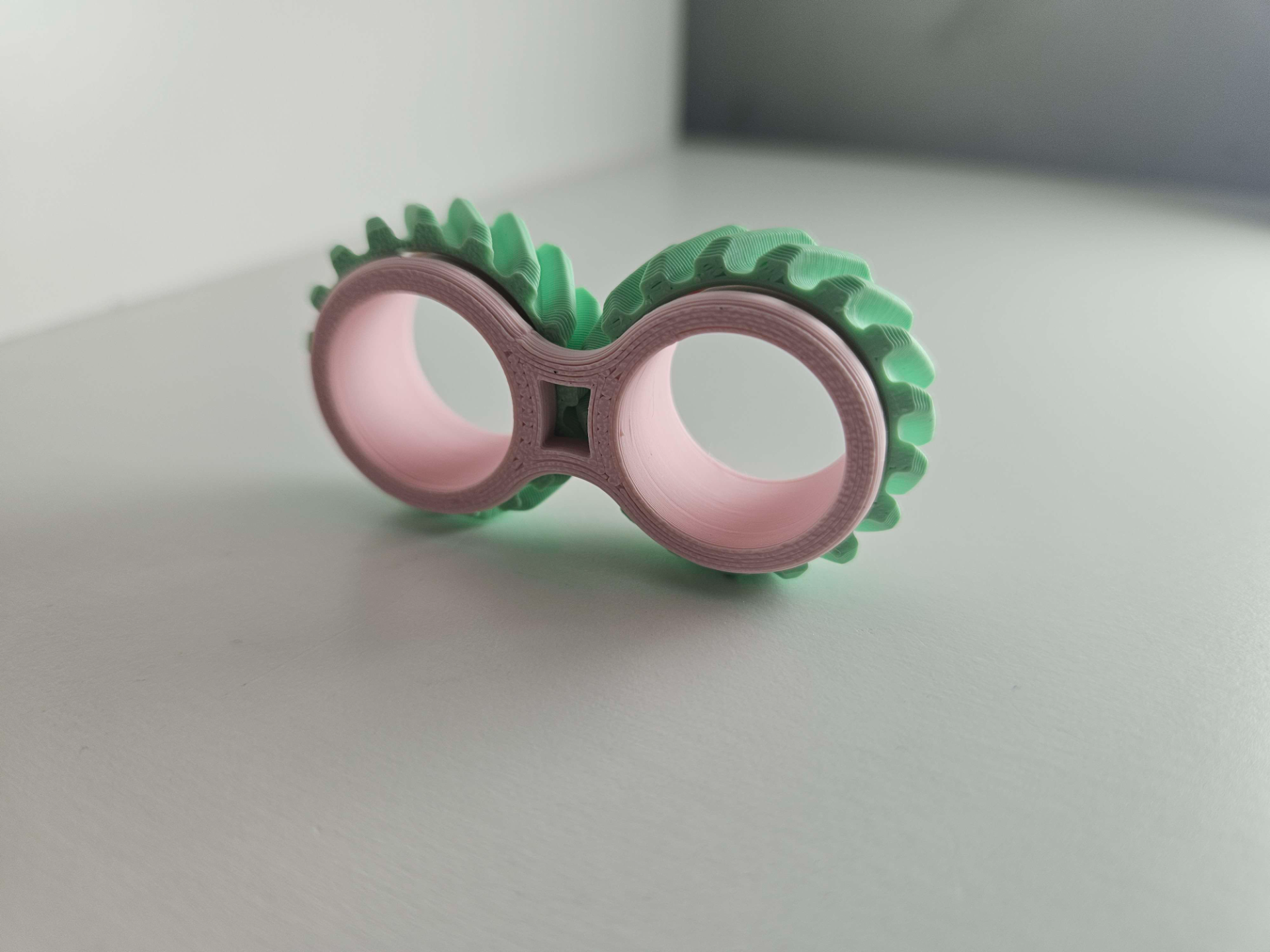 fidget gear ring remix (click in place!)