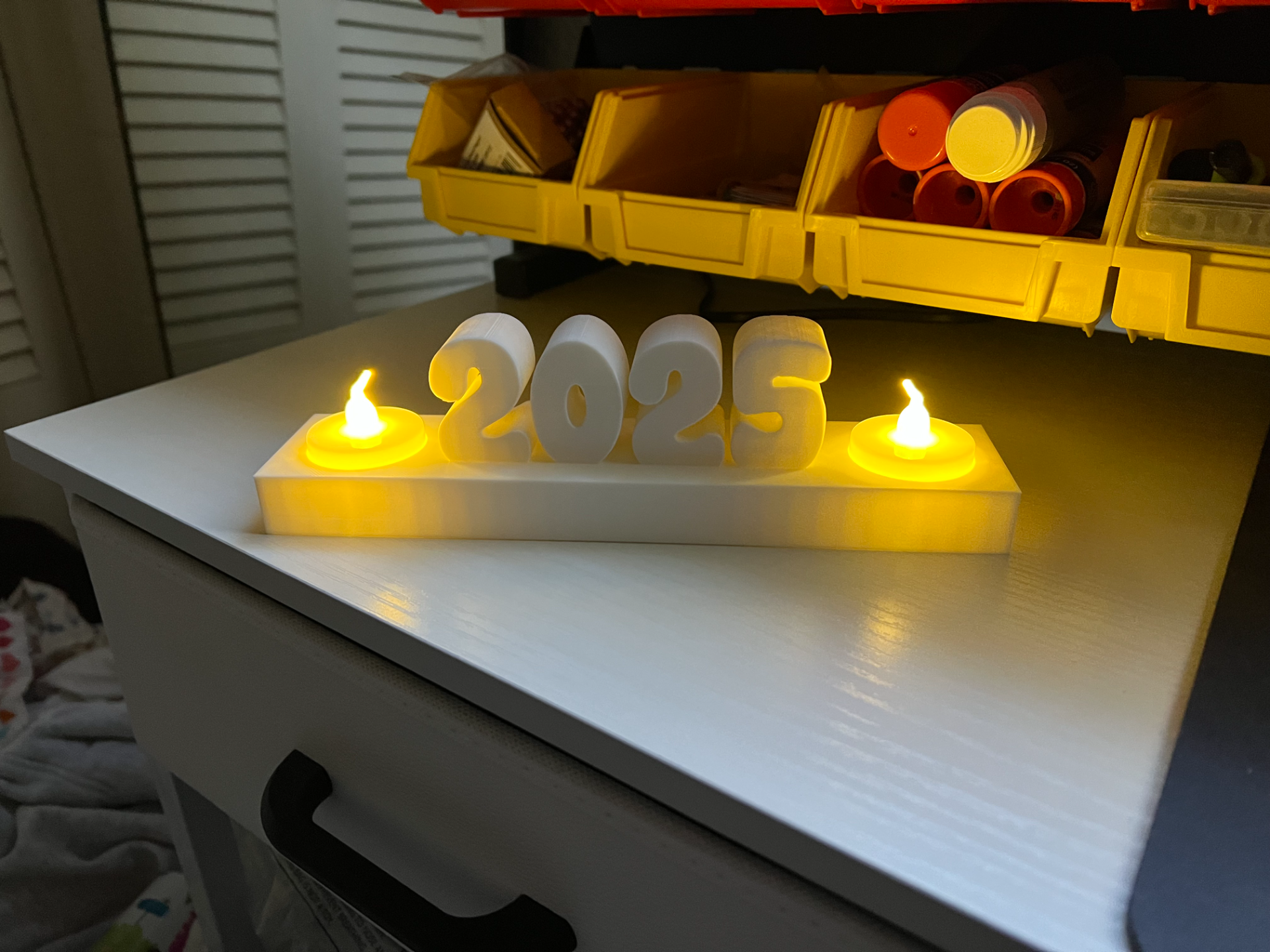 NEW YEARS 2025 TEA LIGHT HOLDER
