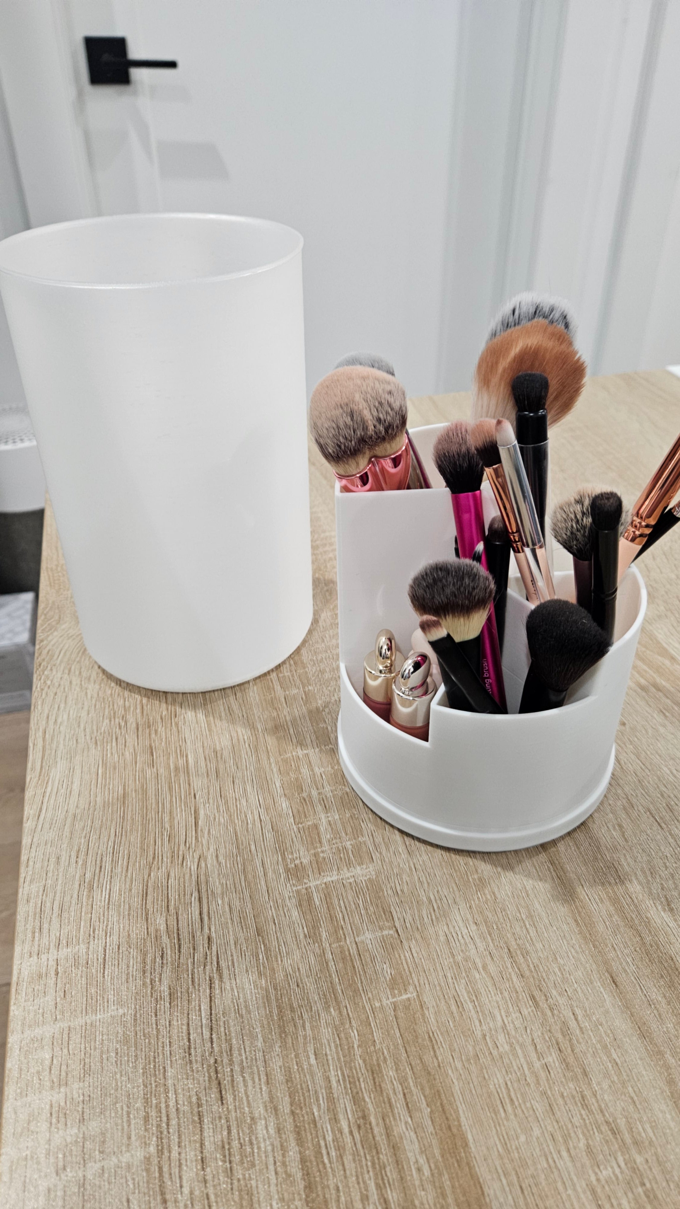 Makeup Brush Holder with Lid