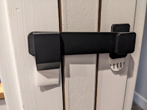 Print-in-place latch with catch