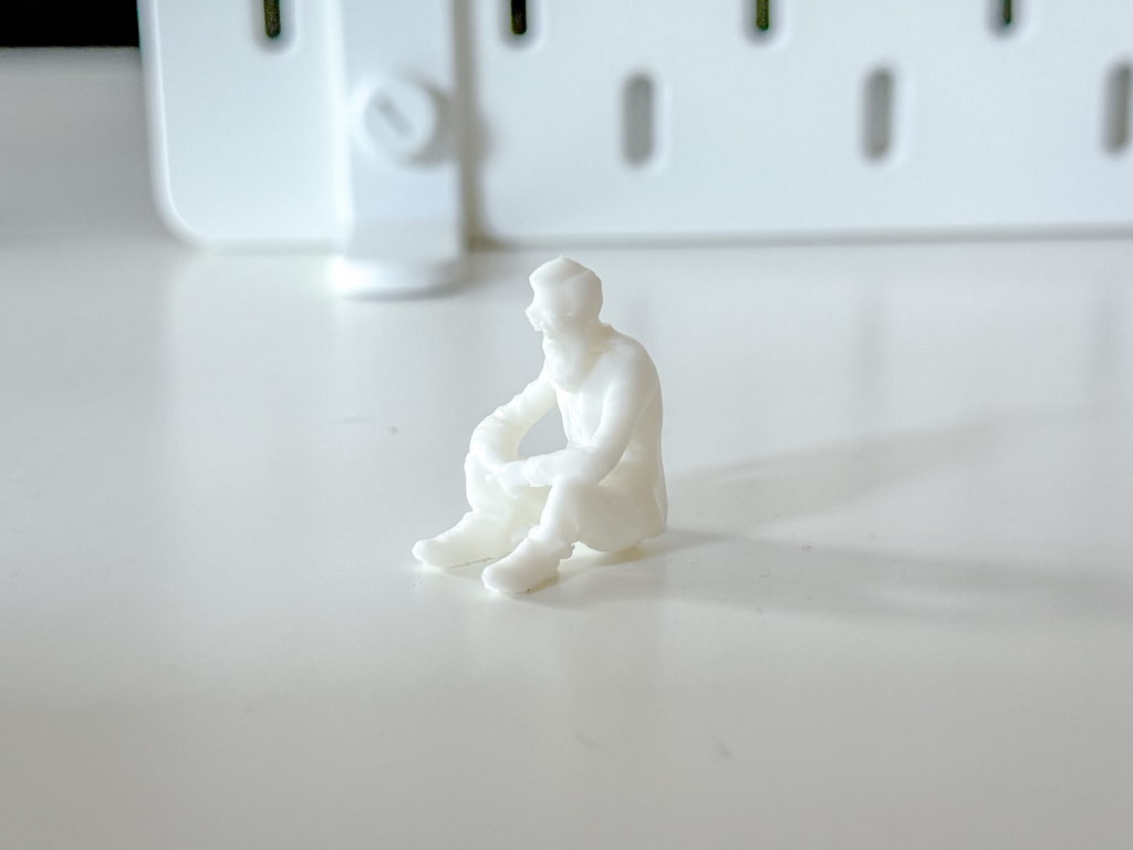 Miniature Sitting Old Man for your Diorama