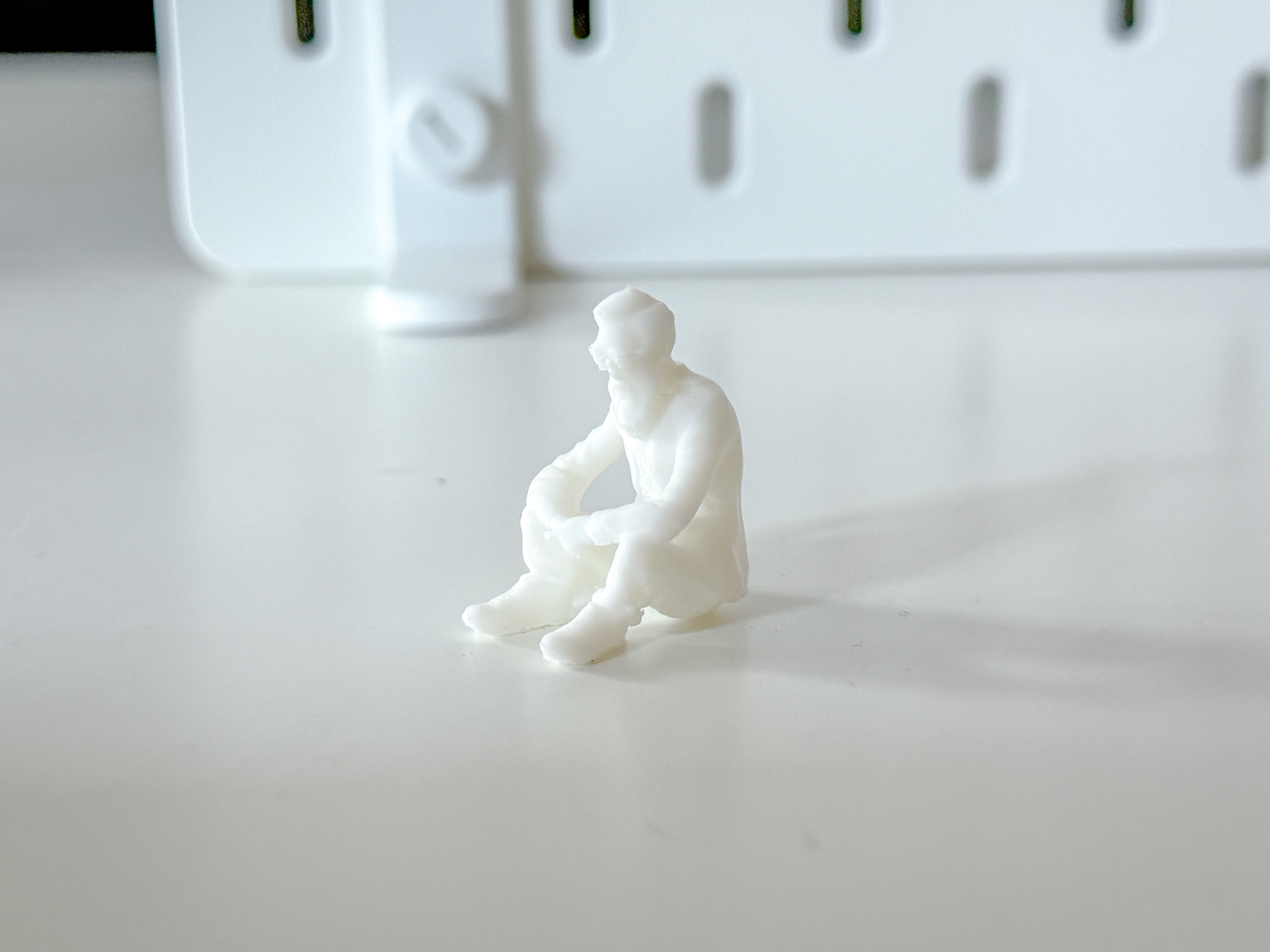Miniature Sitting Old Man for your Diorama