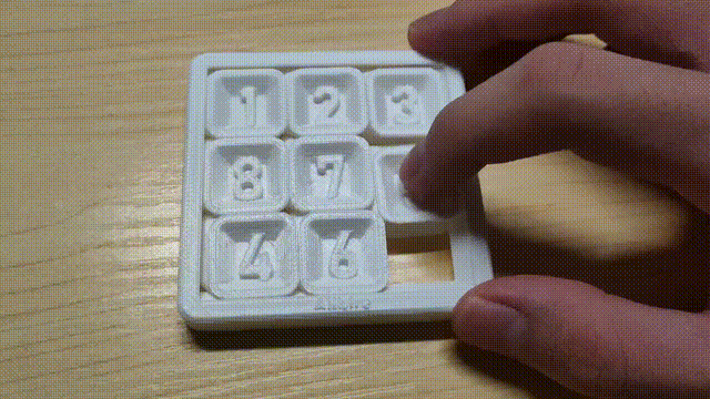 数字华容道-益智小玩具 3×3 数字解谜