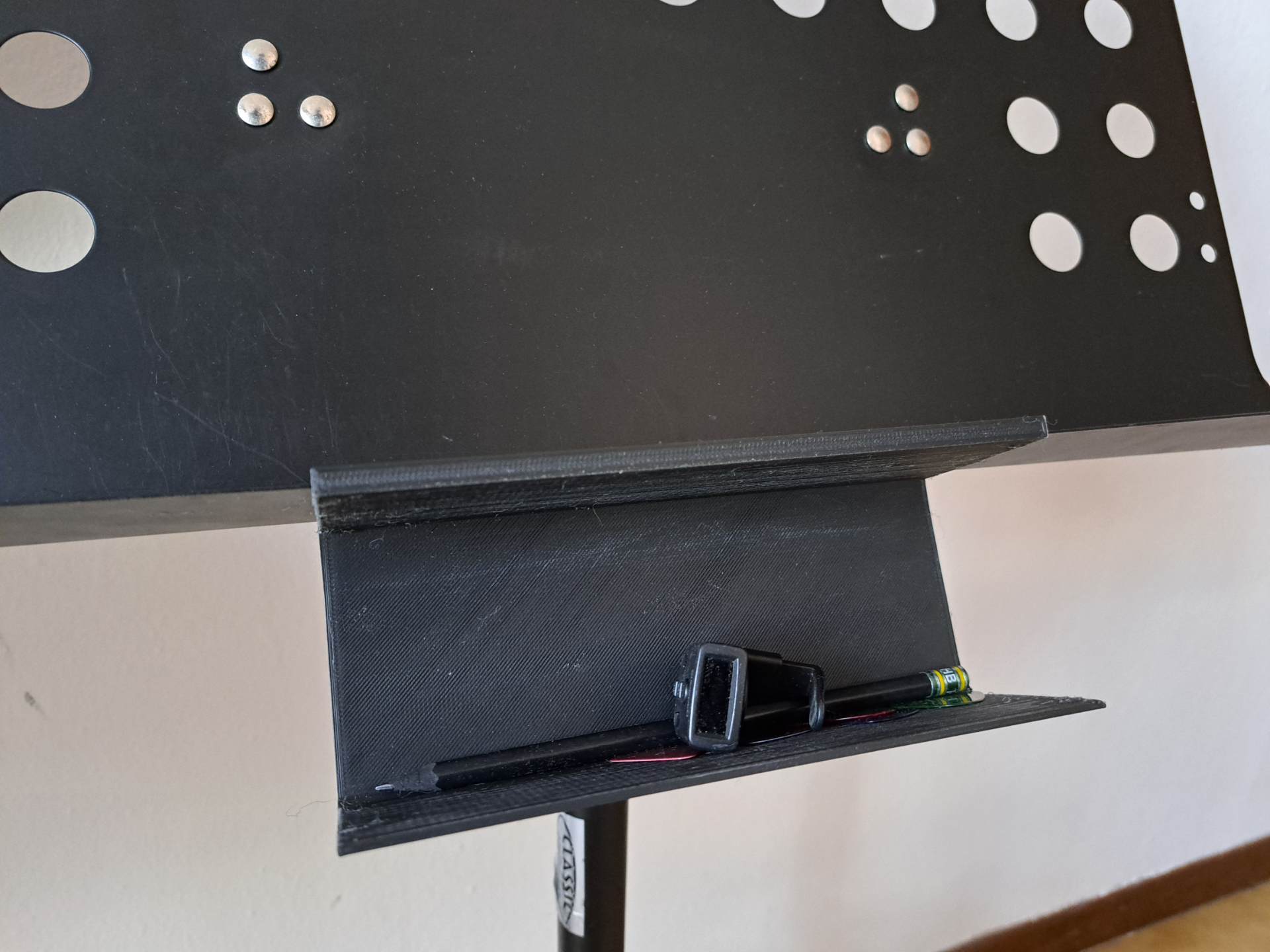 Music stand tray