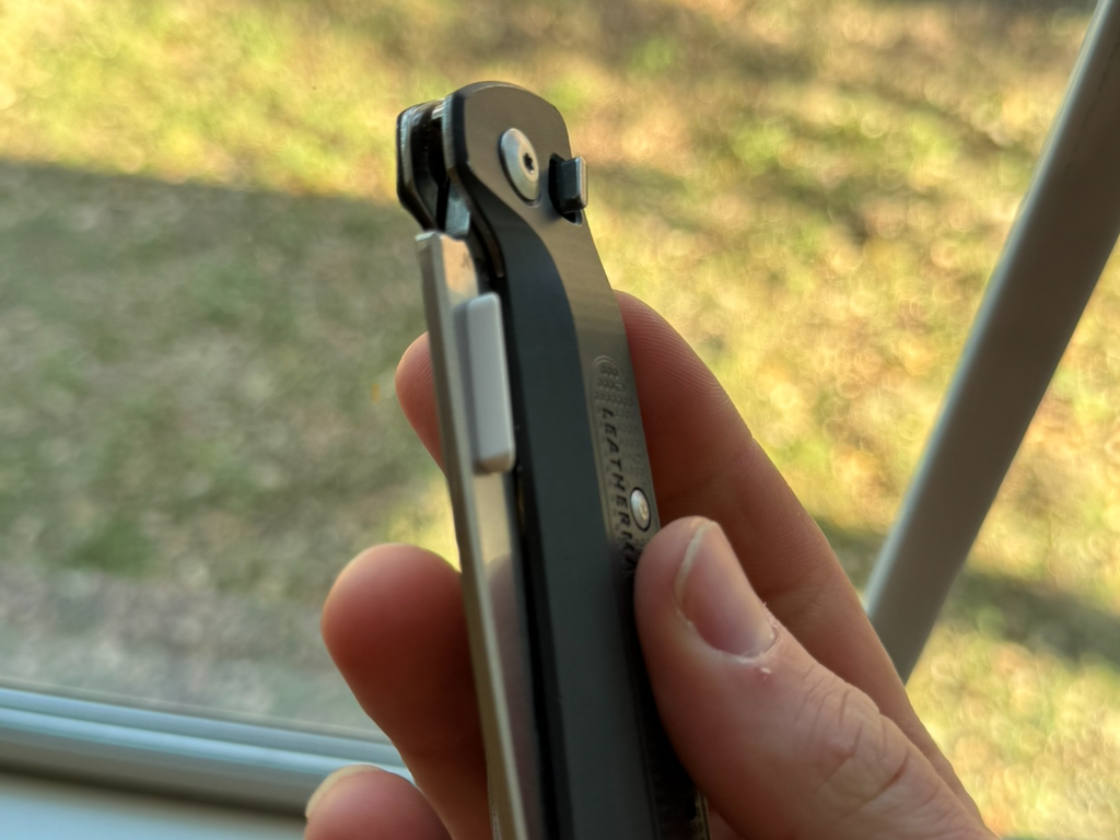 Leatherman Free K4 Knife Thumb Stud - Remix