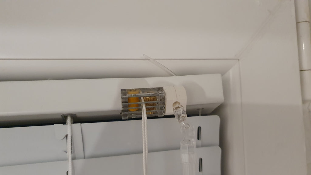 Window venetian blind / Jalousie gearbox