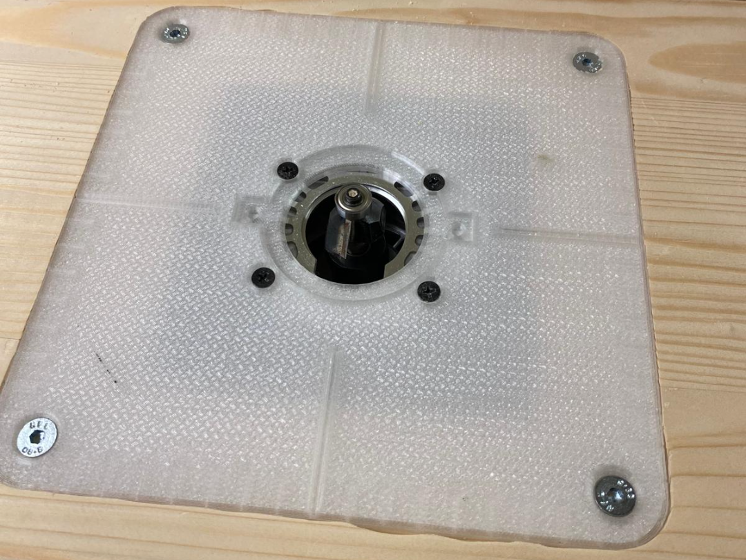 Makita RT0702 Routertabel insert