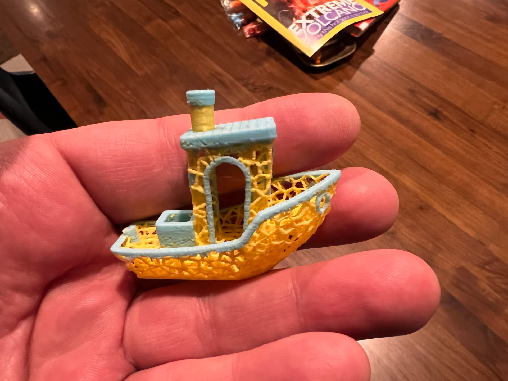 Two Color Voronoi Lattice Benchy