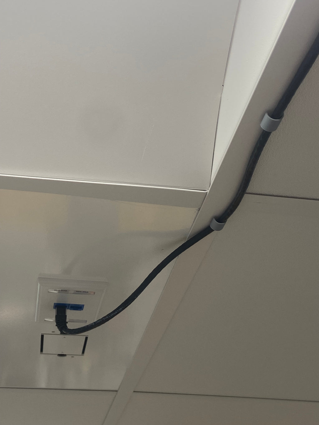 Dropped Ceiling Cable Clamp - Small