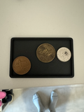 Ridge wallet coin tray