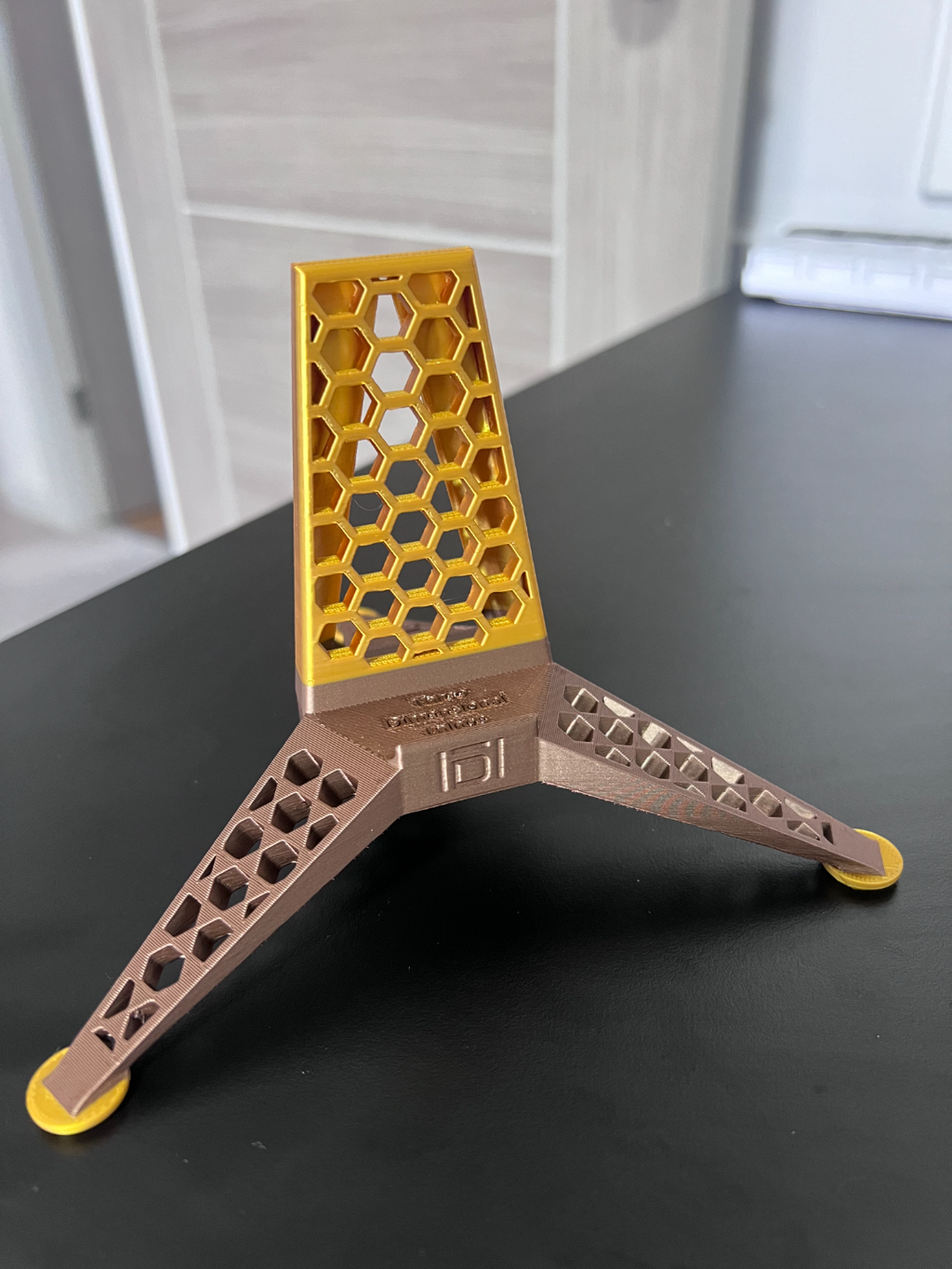 HEX Phone Stand