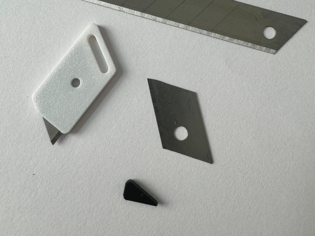 Mini utility knife