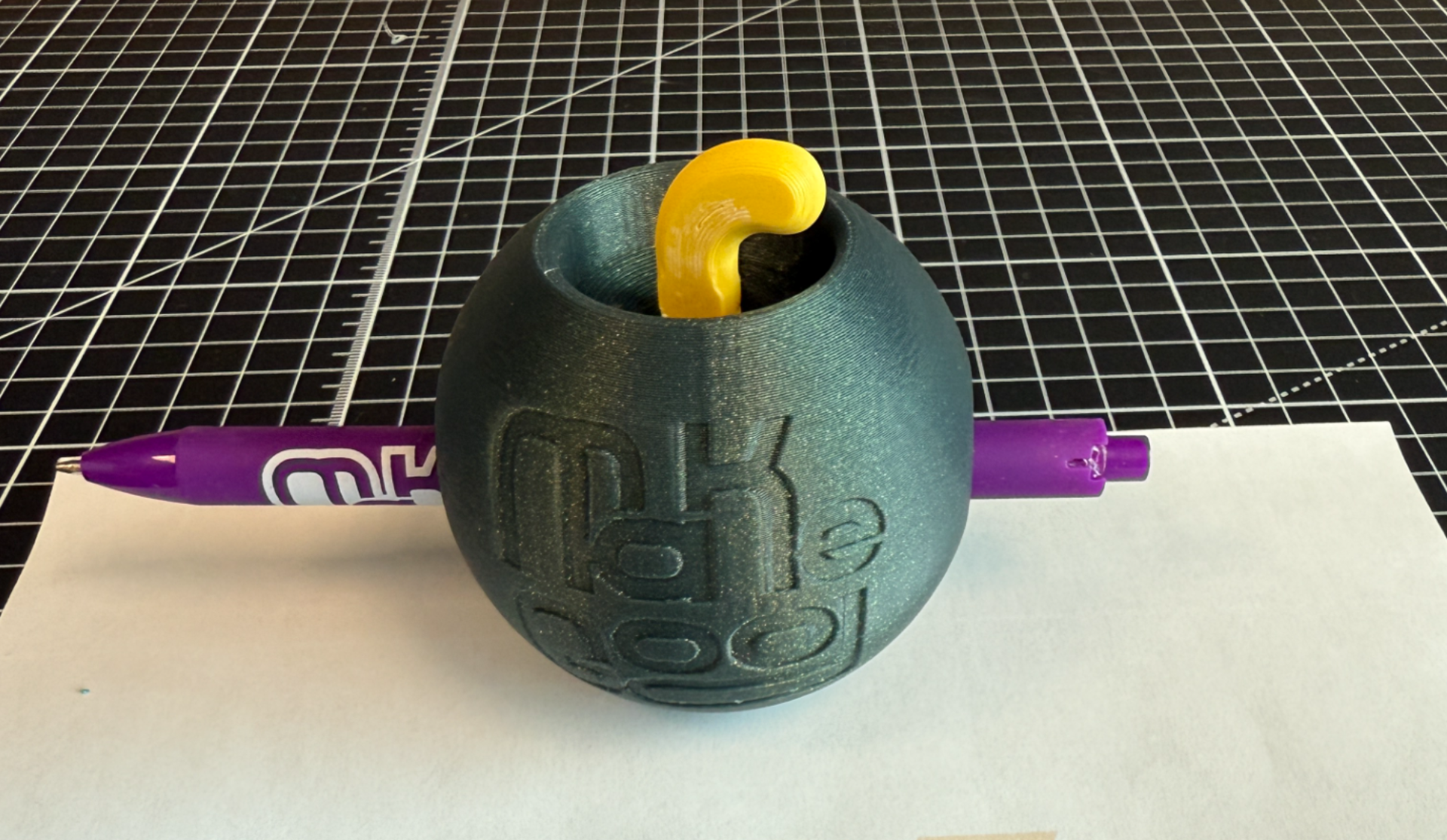 MakeGood Pen Ball - Large - Writing Device
