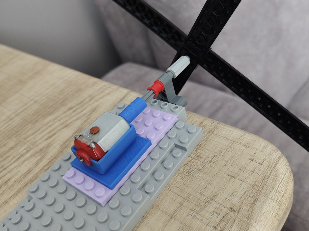 Bricks L.E.G.O. DC Motor Holder/Mount