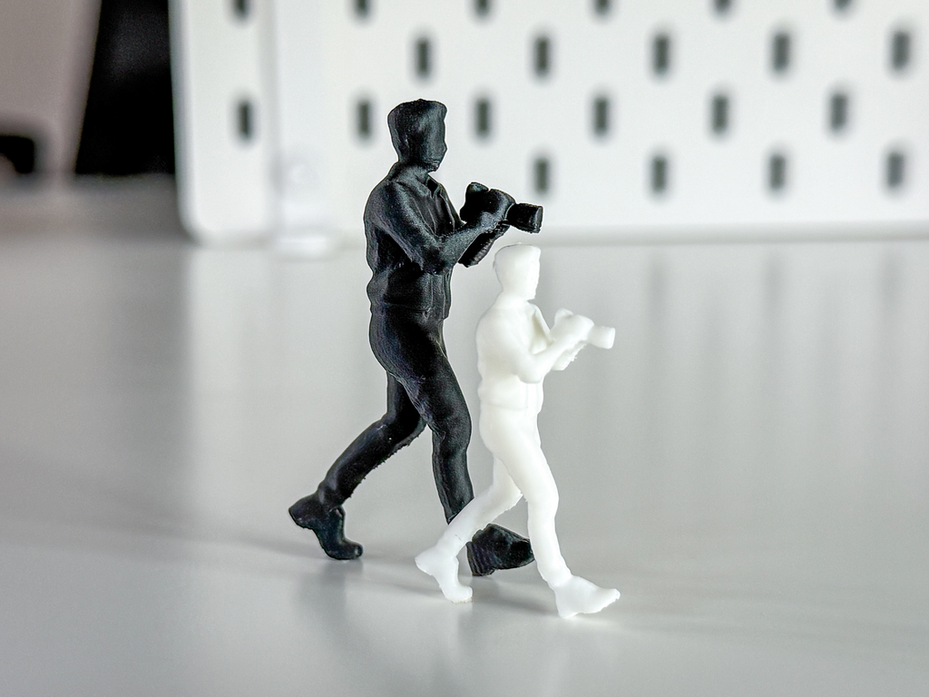 Miniature Photographer/Tourist II for your Diorama