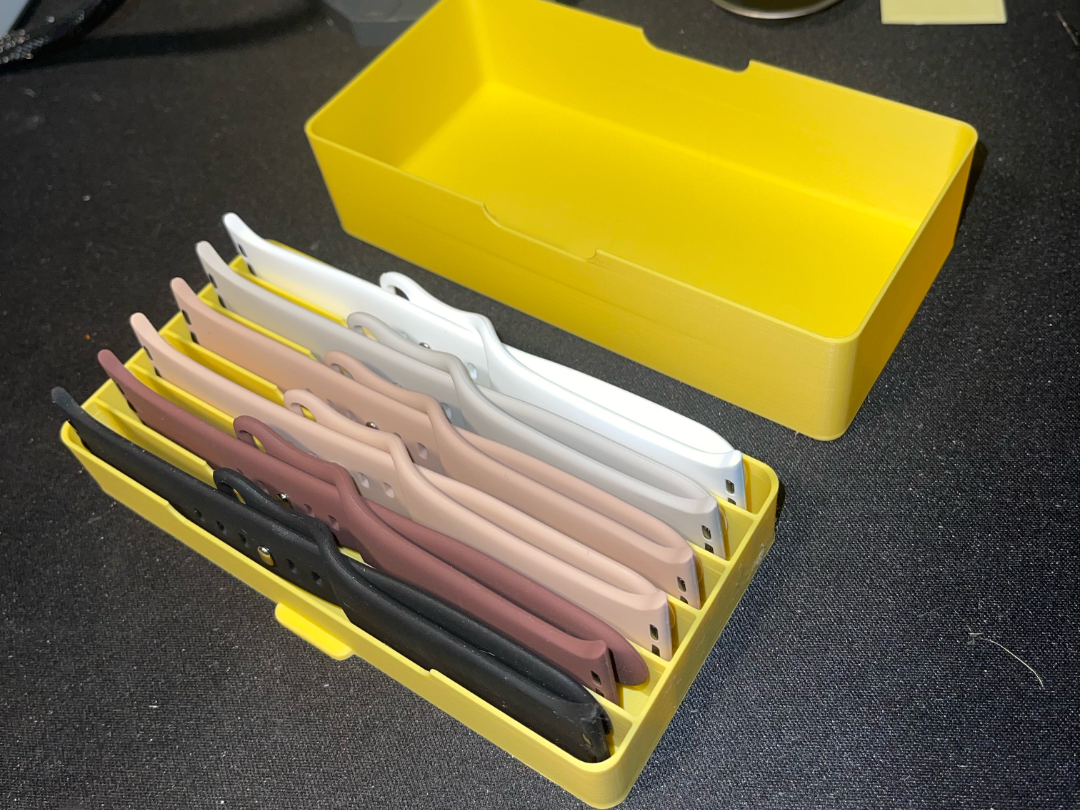 Apple watch strap case with lid (Holds 6)