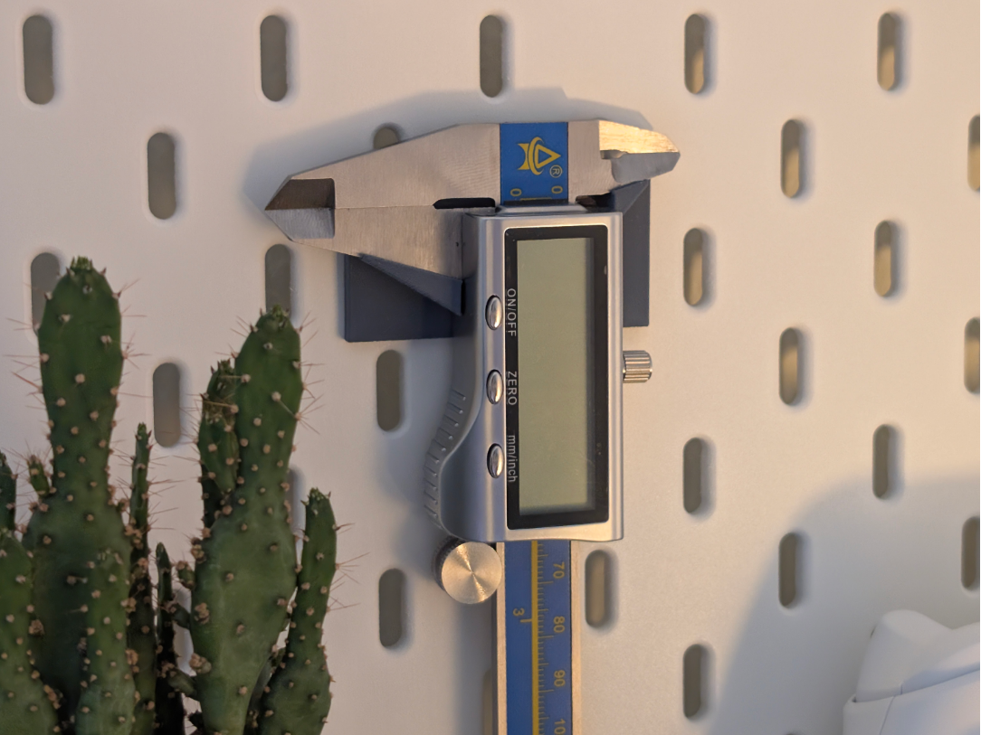 Messschieber Halterung für IKEA Skadis Pegboard