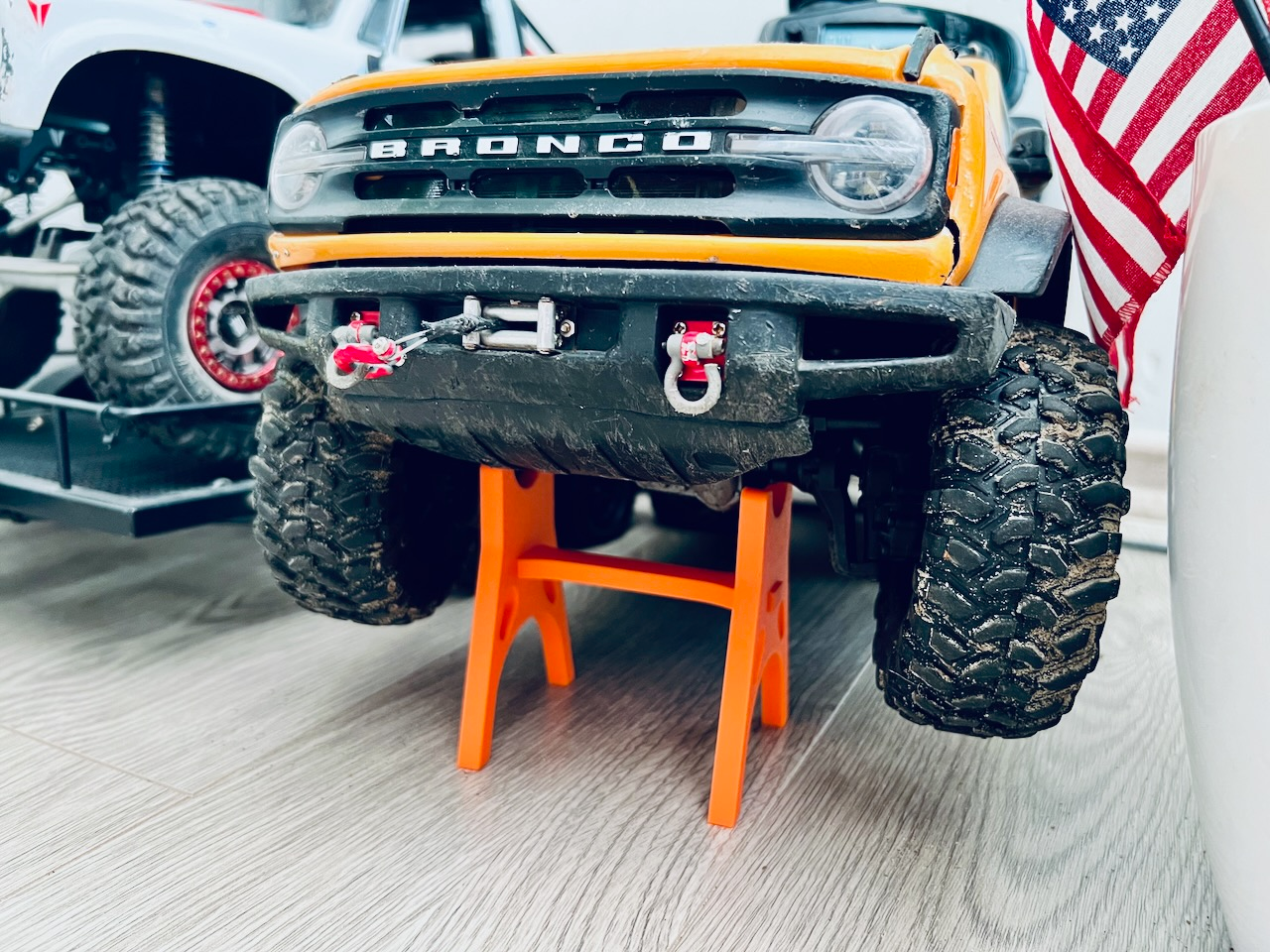 RC Crawler stand 1/10