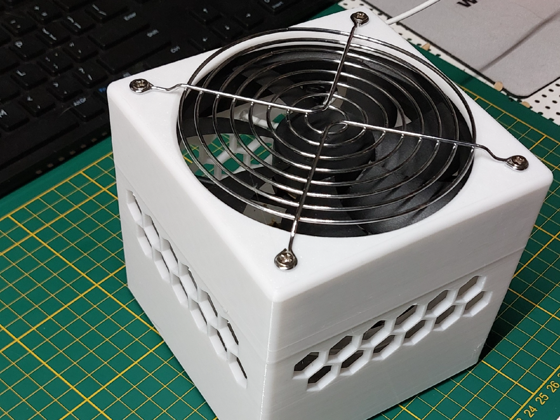 Home aroma dispenser for 120mm fan