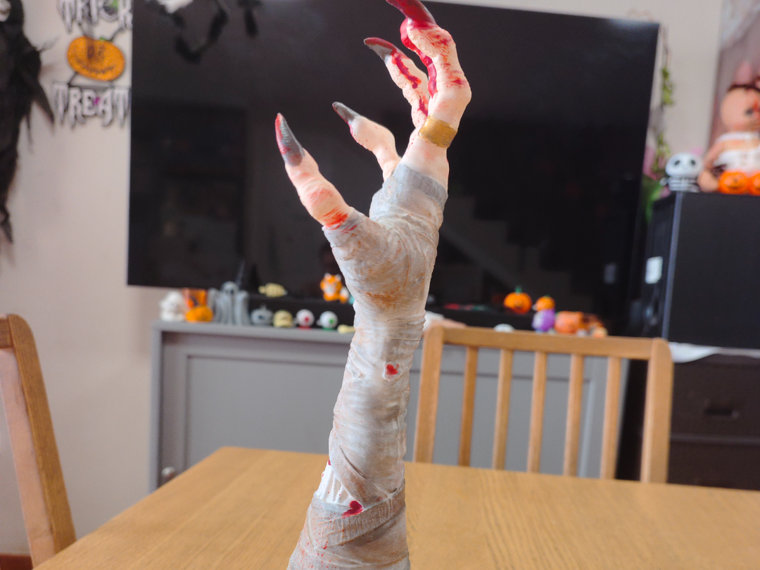 Brazo de Momia Halloween licencia comercial gratis