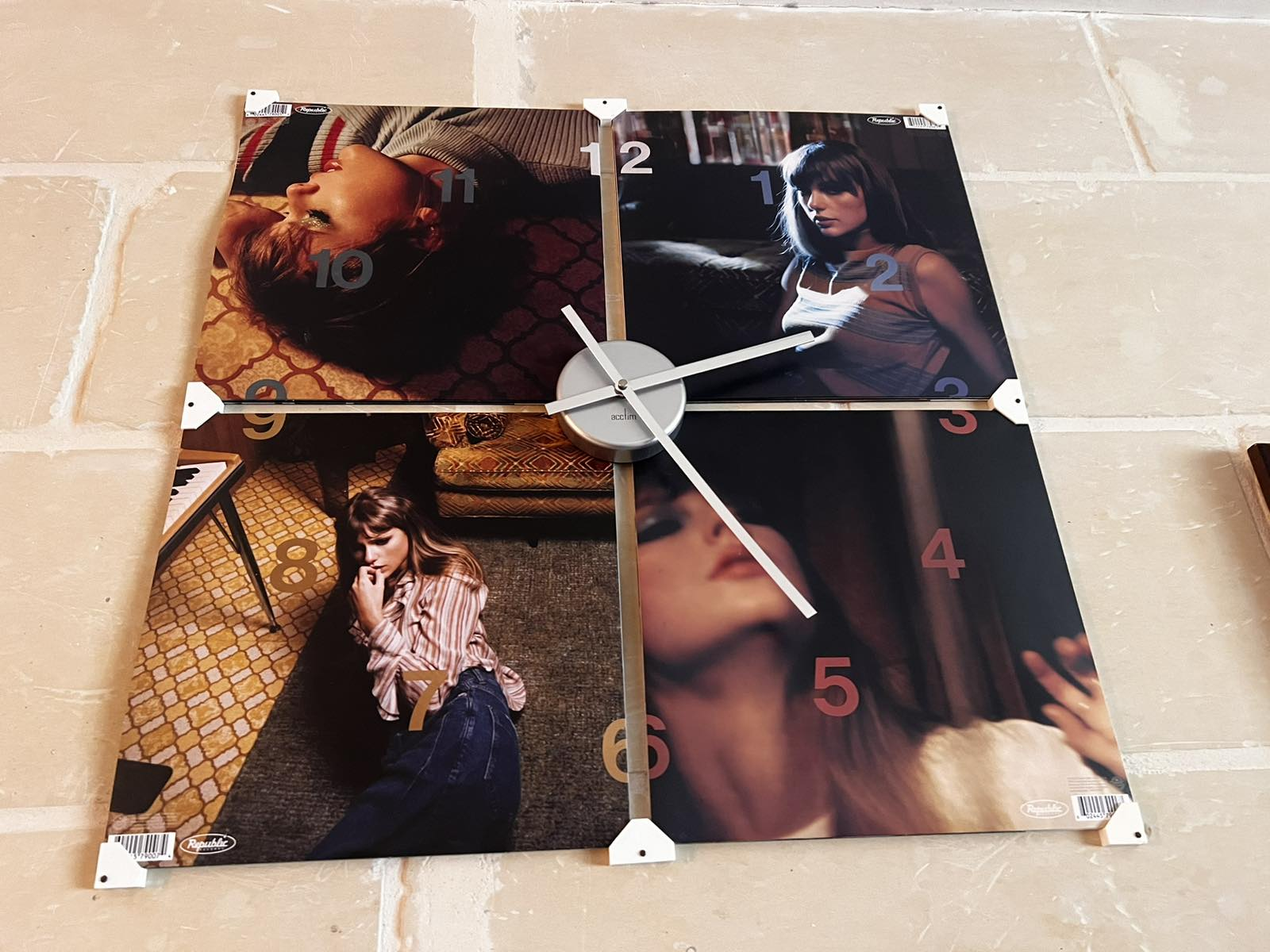 Vinyl Wall Mount 2x2 (Good for Vinyl Clocks)