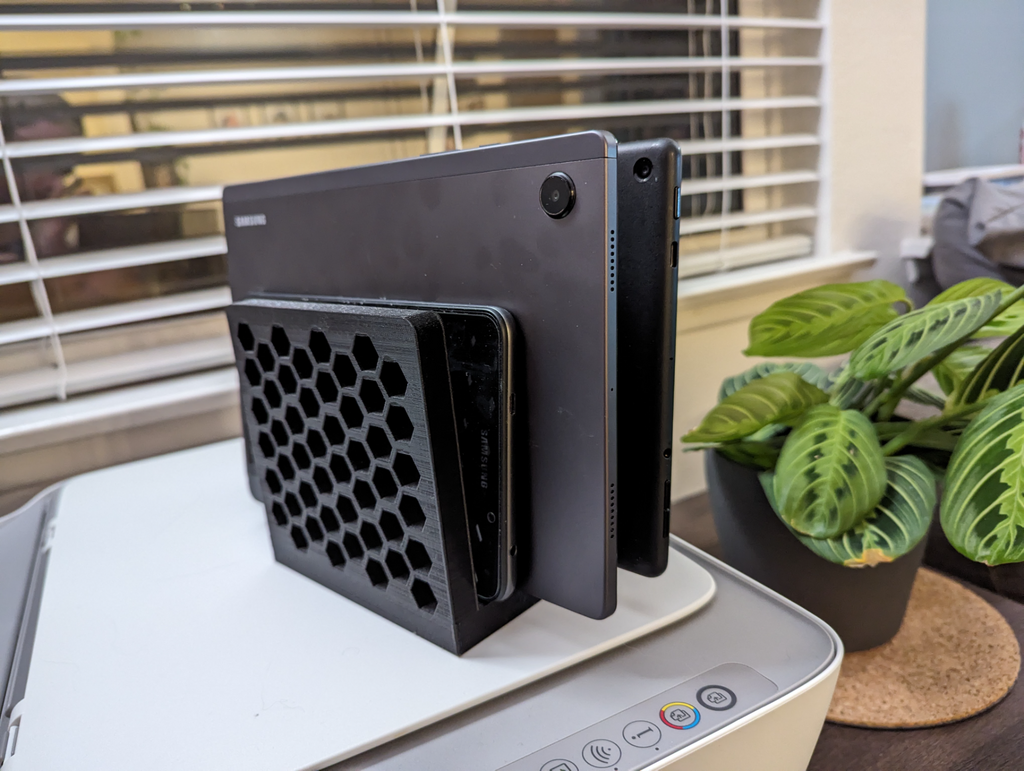 Laptop or Tablet Stand