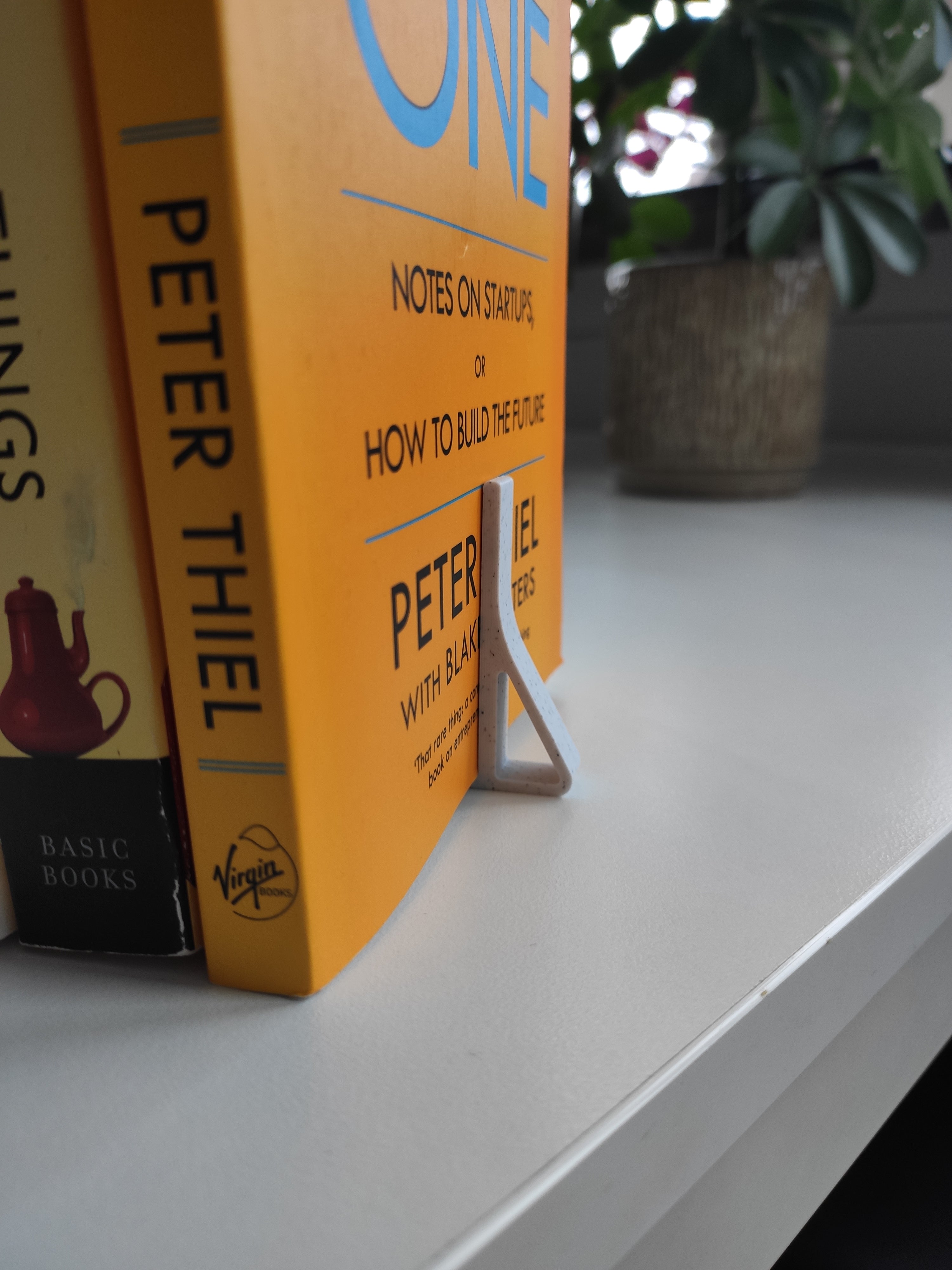 BookStop: Simple, Minimal and Fast Printing Bookend.