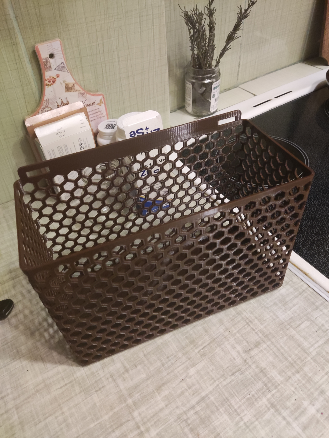 Basket for kitchen door