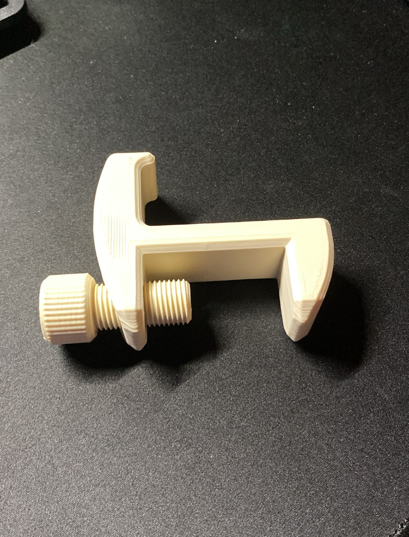 Hook with clamp for desk / gancio per scrivania