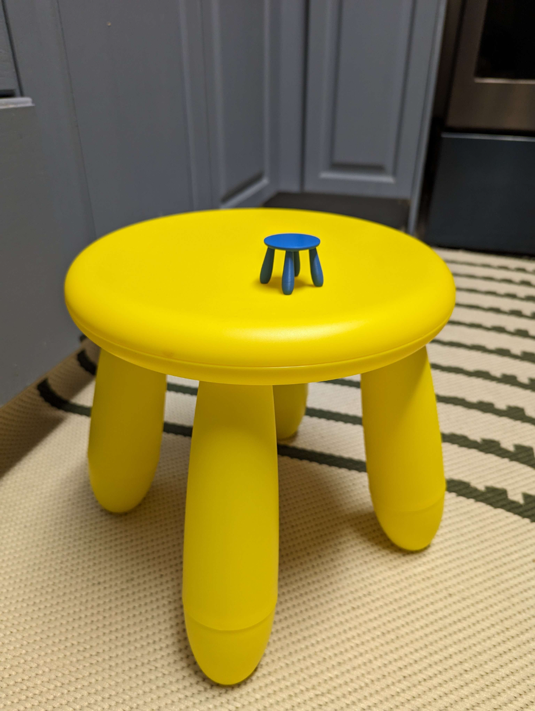 Mini Ikea MAMMUT Stool