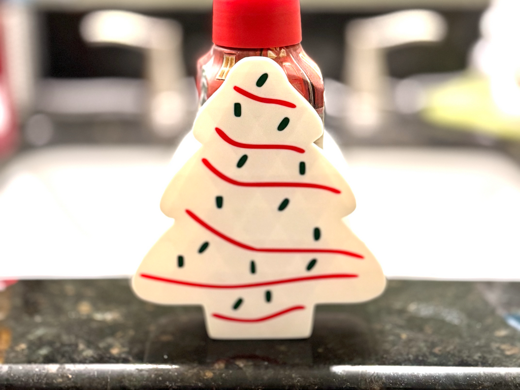 Small Xmas Tree Snack Cake B&BW Soap Bottle Holder