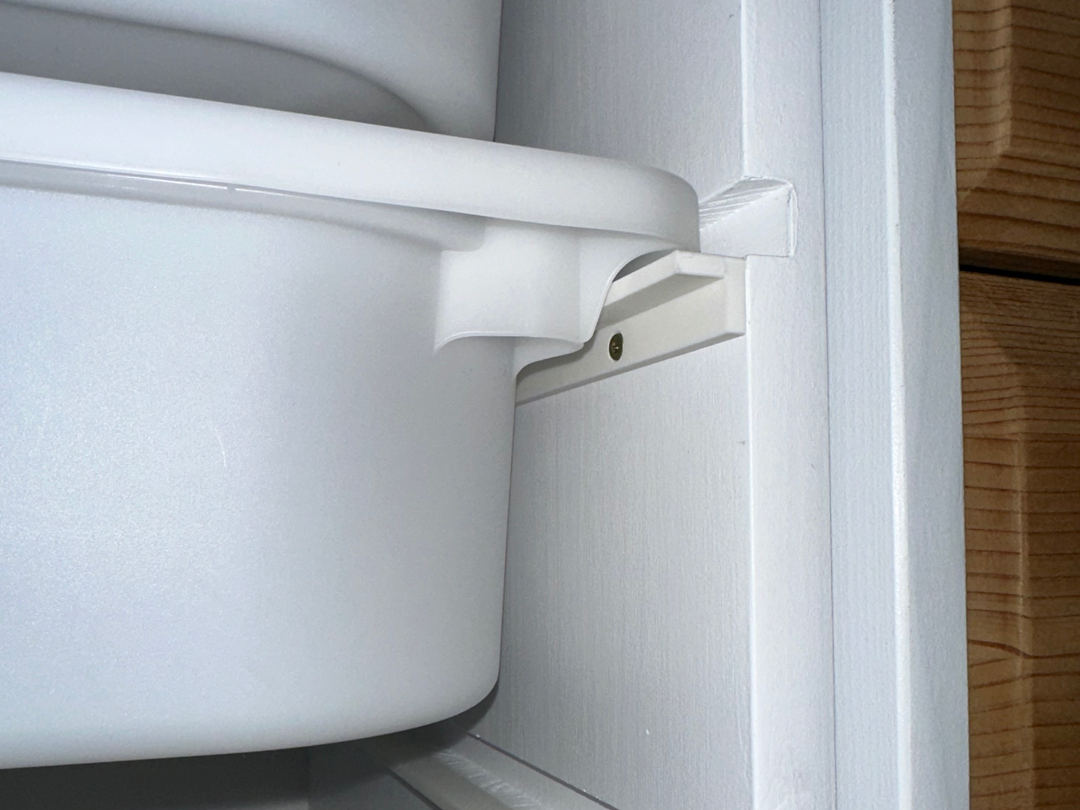 L-shaped rail for IKEA Trofast