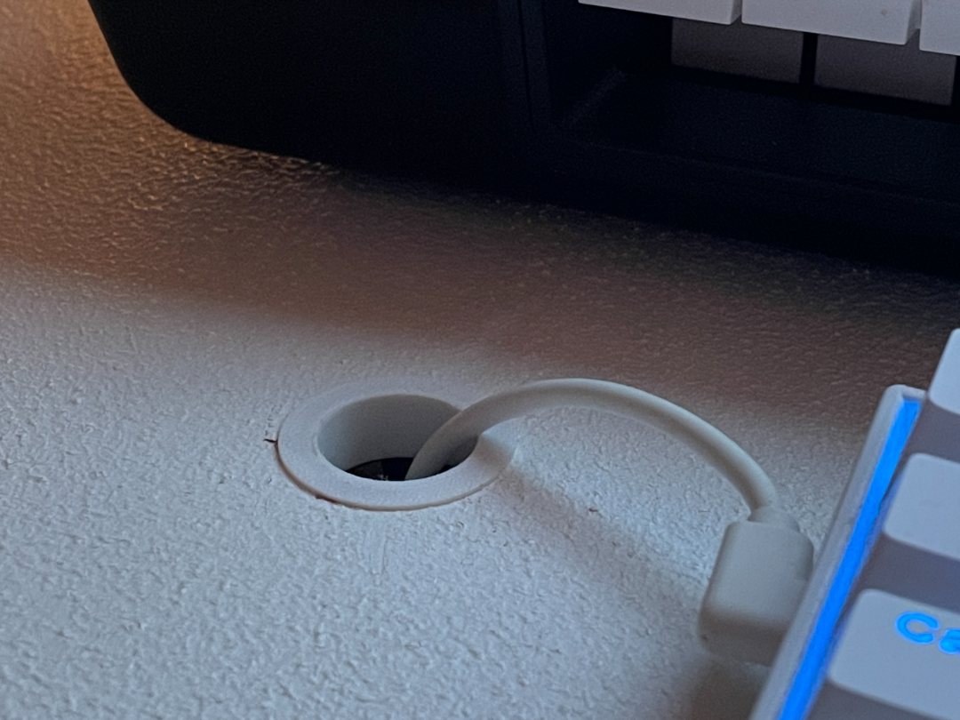 GUIDA PASSACAVO SCRIVANIA 2cm PASSA USB TIPO A