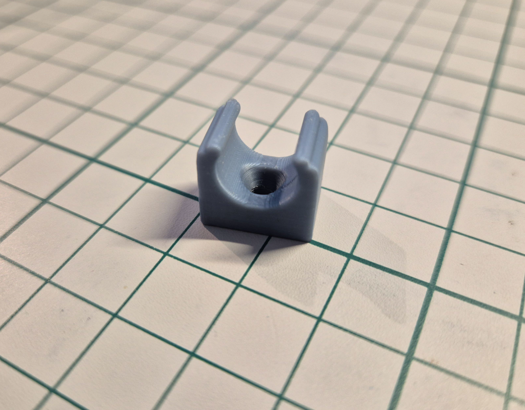 Clips for 3G1.0/1.5mm^2 cables.