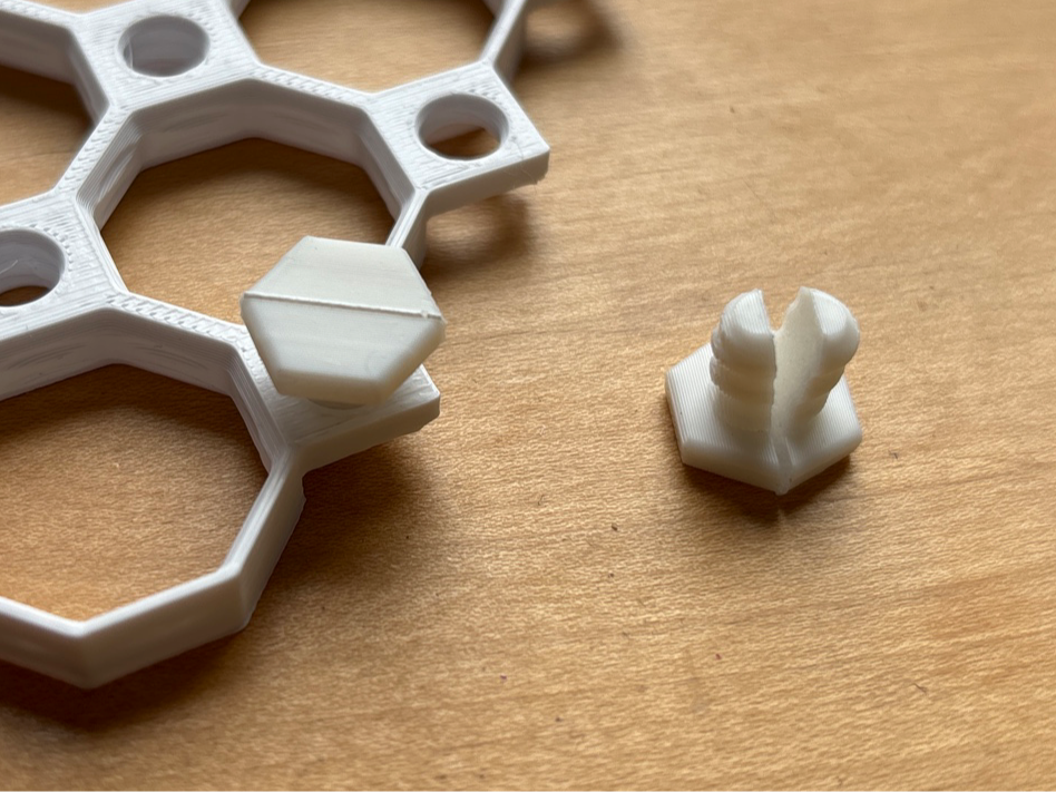Split mounting bolt for underware/multiboard