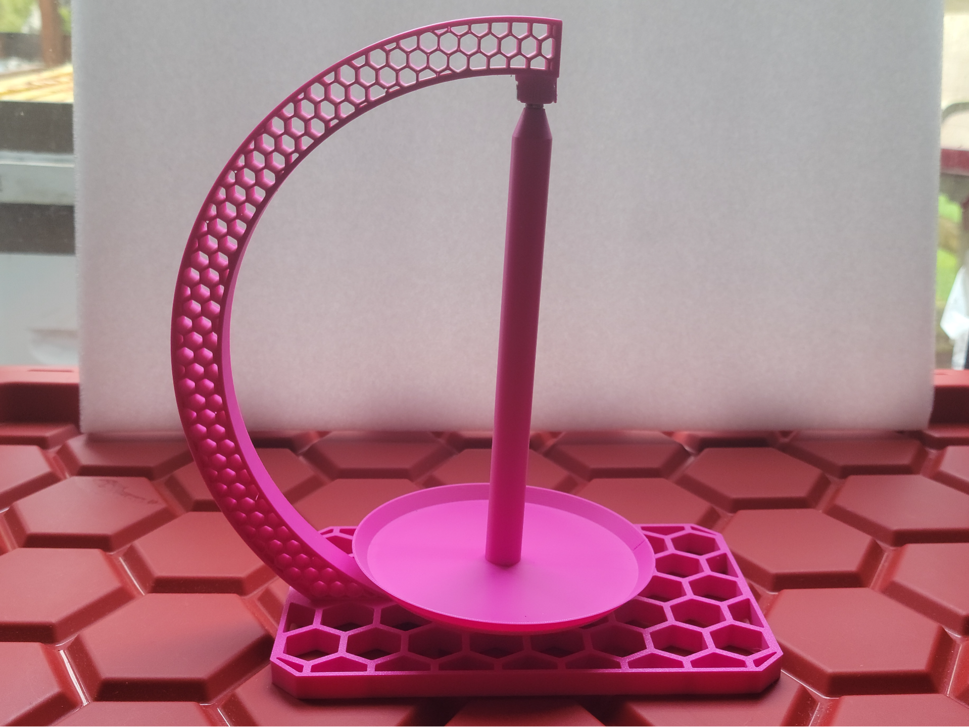 Magnetic Yarn Holder