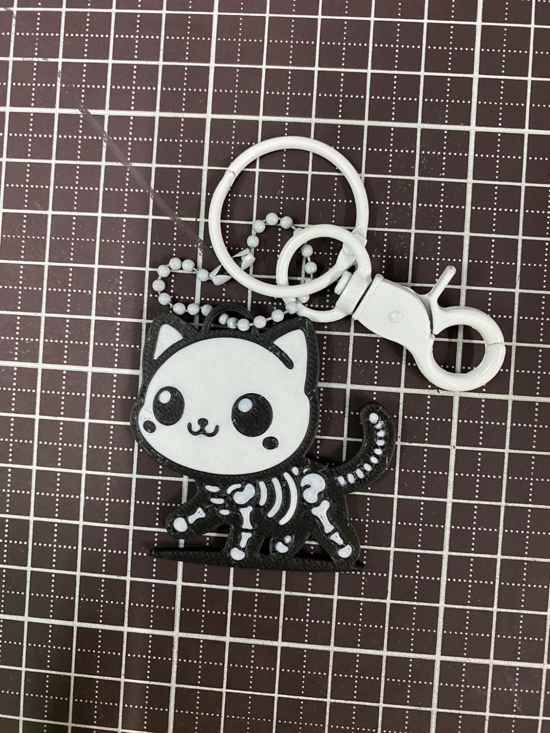 #2 Skeleton cat key chain v1