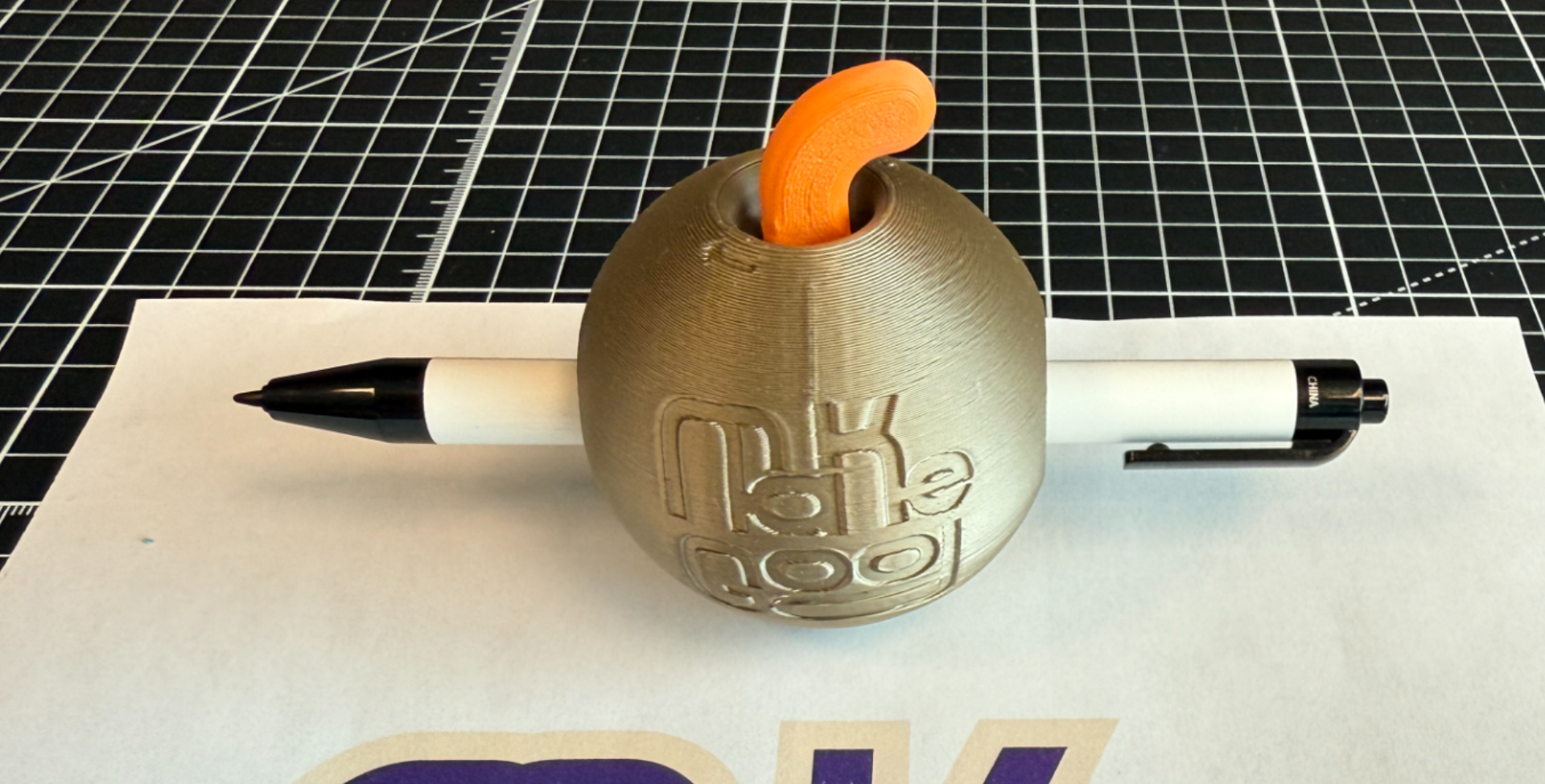 MakeGood Pen Ball - Medium - Writing Device
