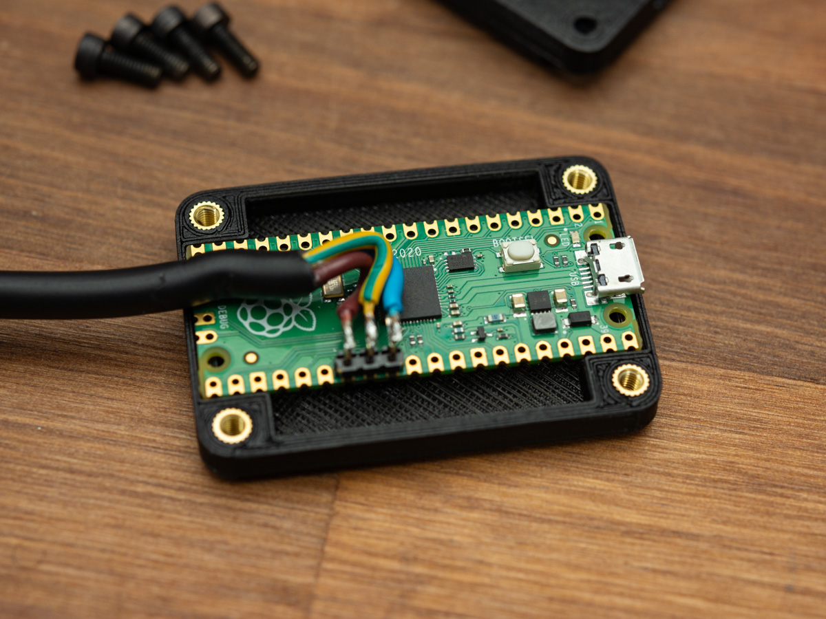 Small Raspberry Pi Pico case with cable retainer