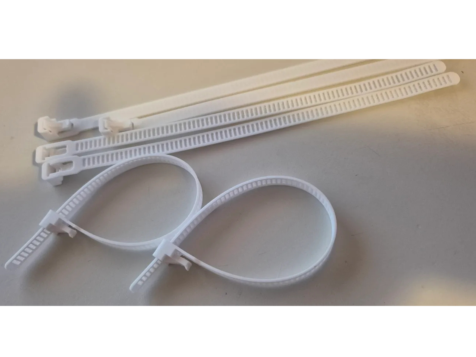 Reusable zip tie