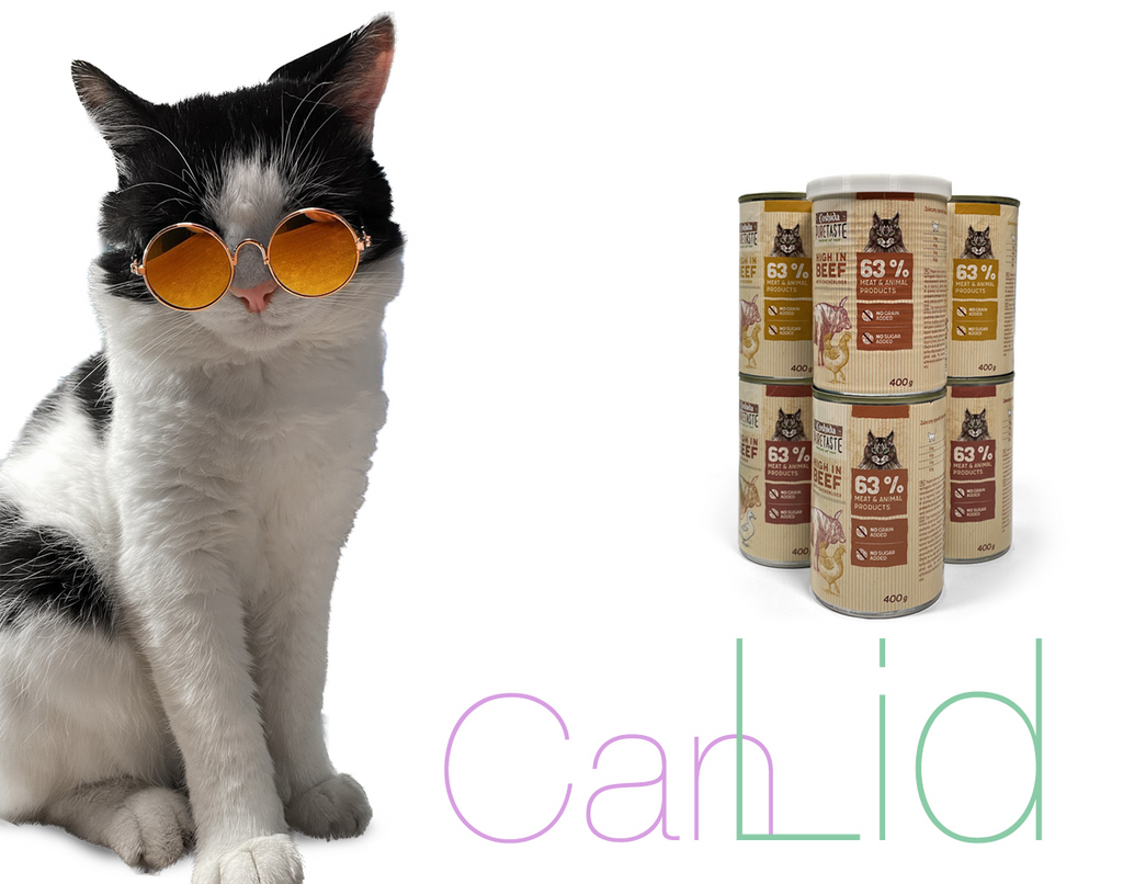 The can lid keeps the cat food fresh