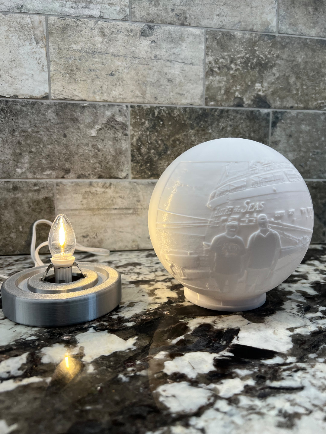 Lighted stand for Lithophane Globe