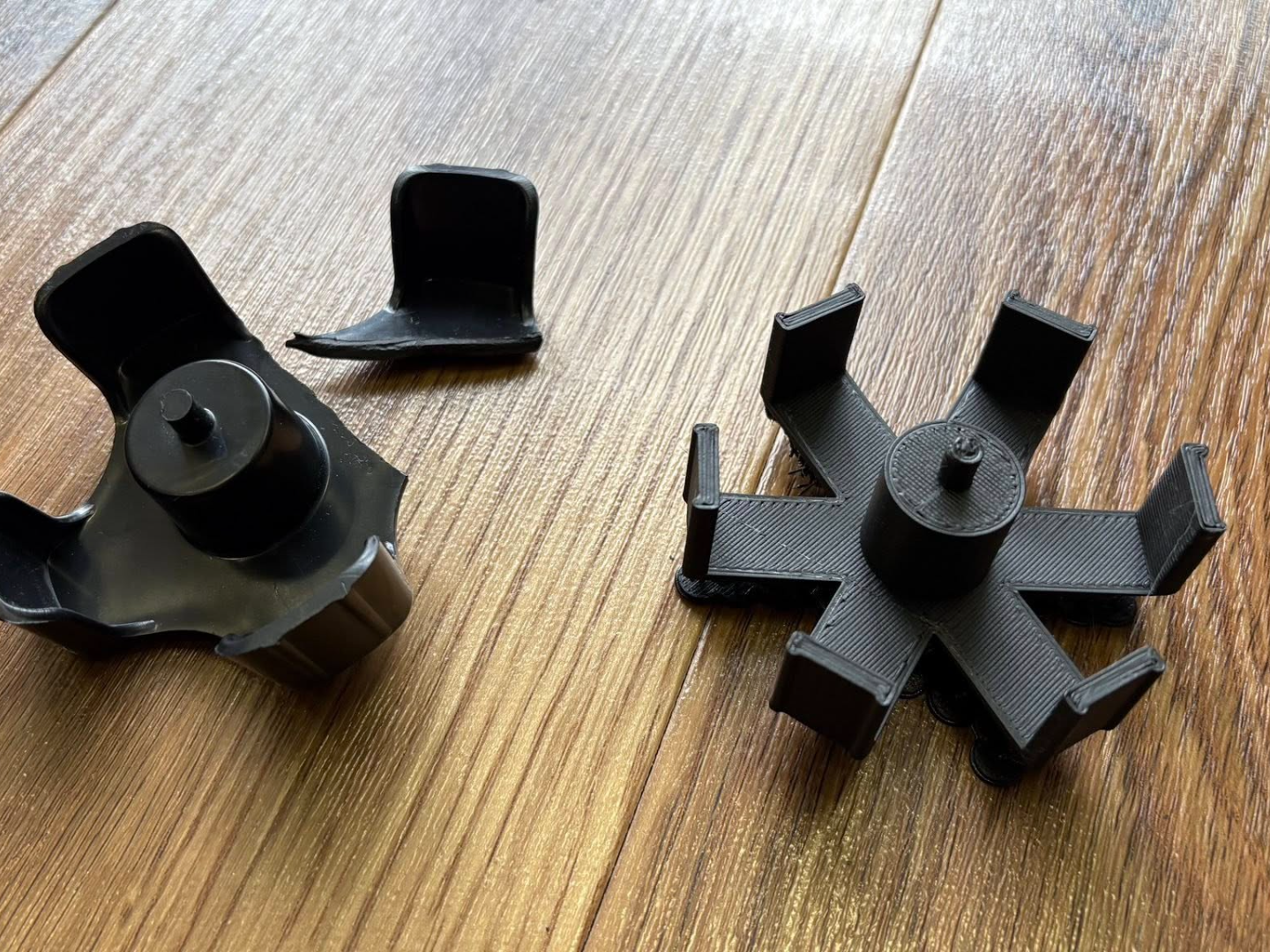 Tape dispenser spindle