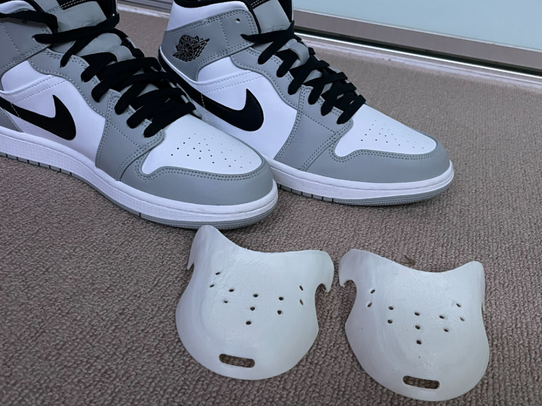Sneaker crease protector