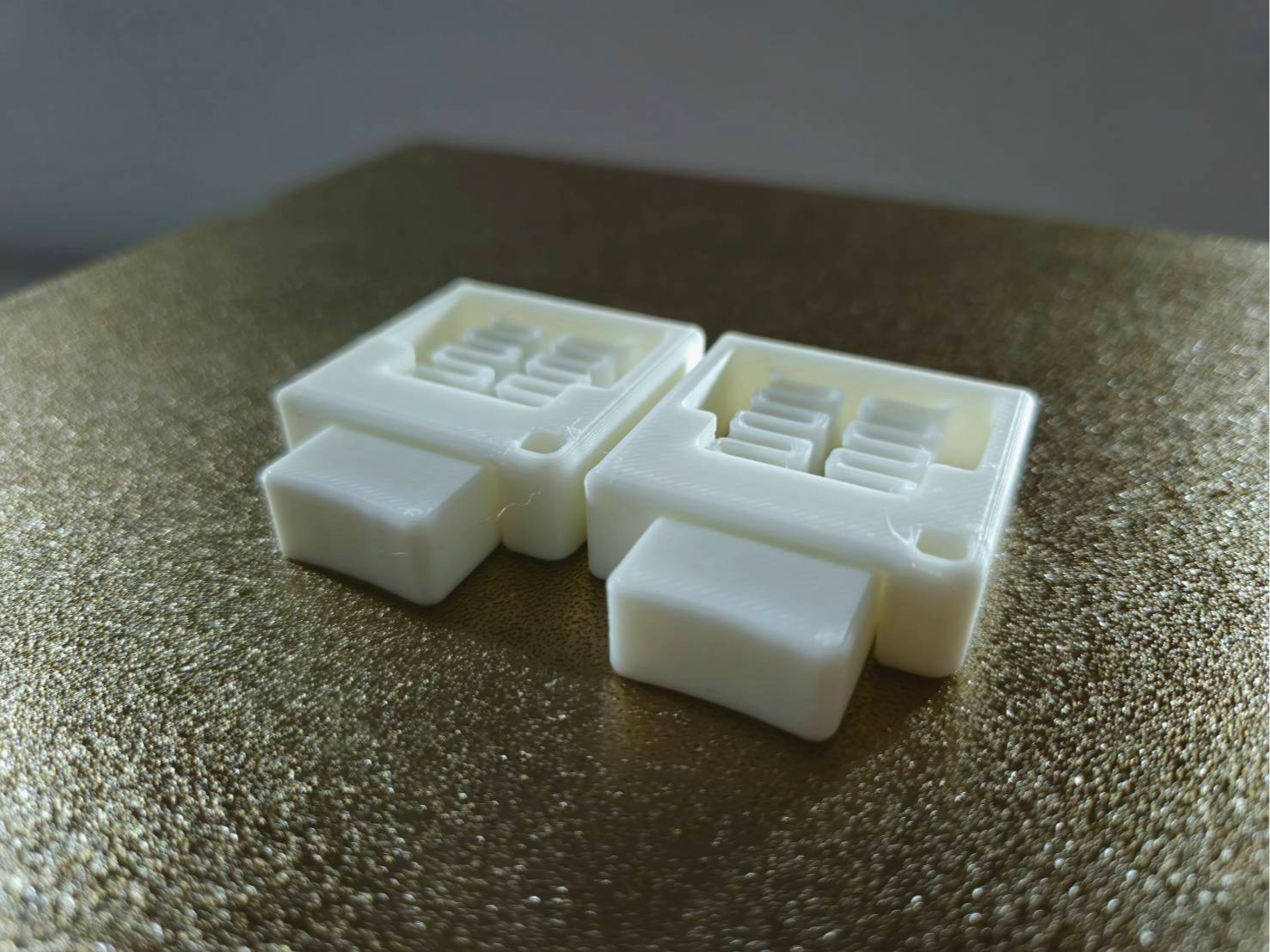 Print-in-Place Fidget Button Remixes Without Holes